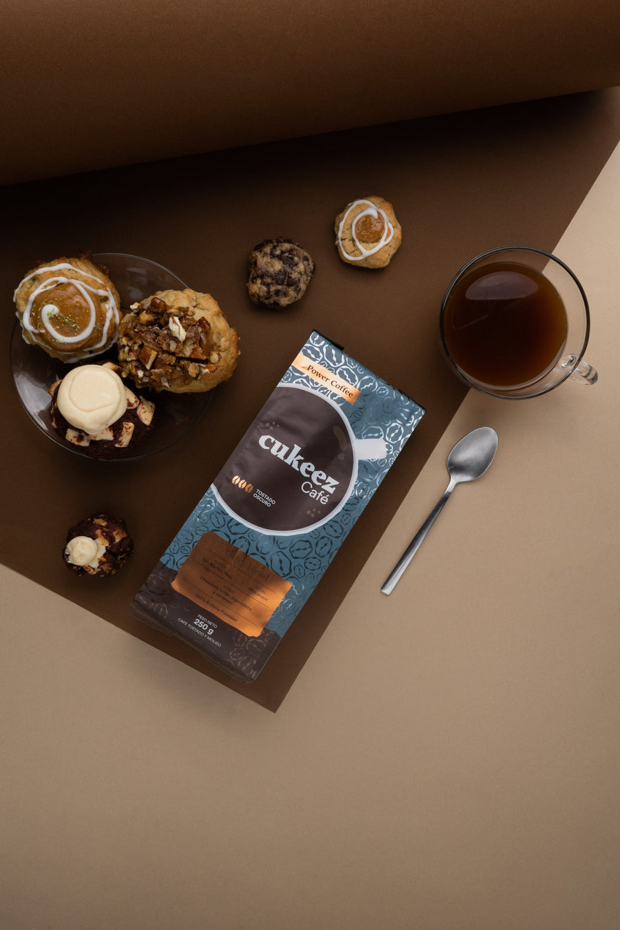 Granos de café tostado oscuro